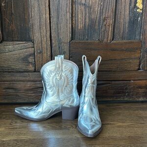 Shimmering Silver Cowboy Boots